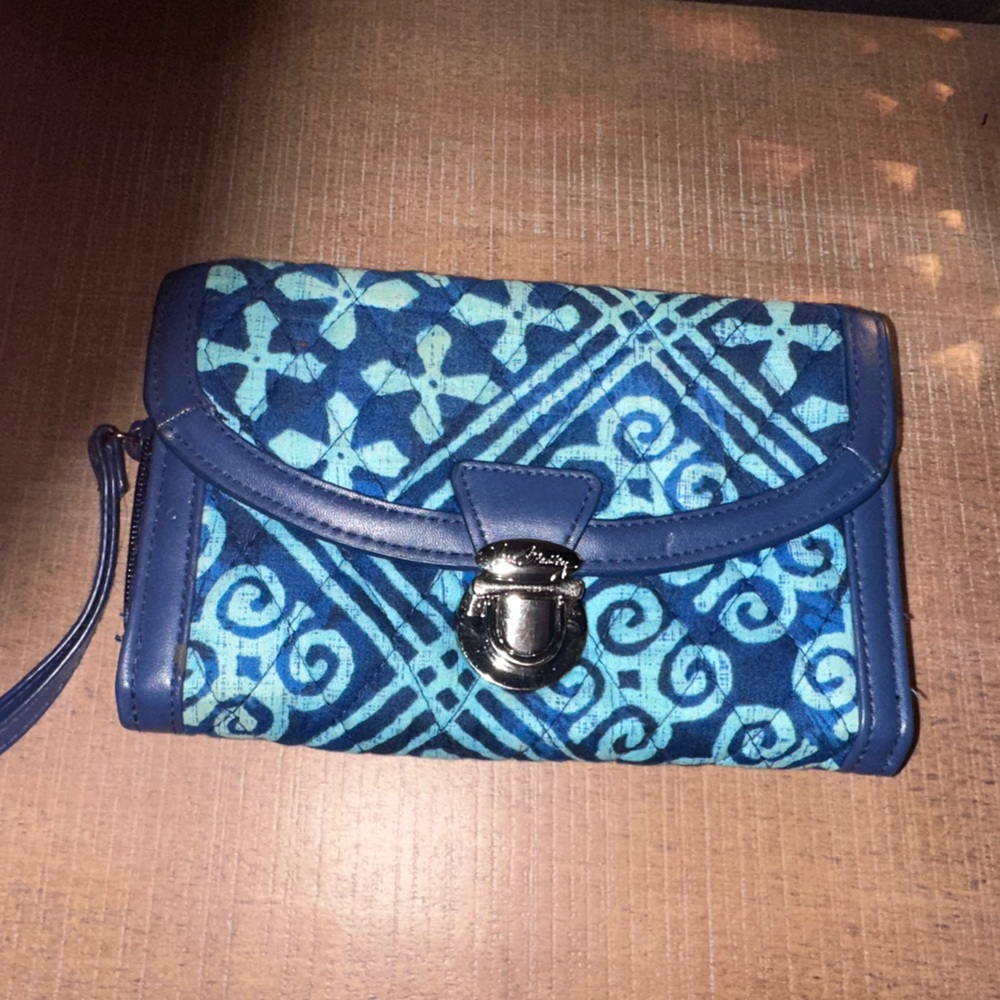 Vera Bradley's ULTIMATE WRISTLET in
CUBAN TILES Pattern, Navy, Retail $54